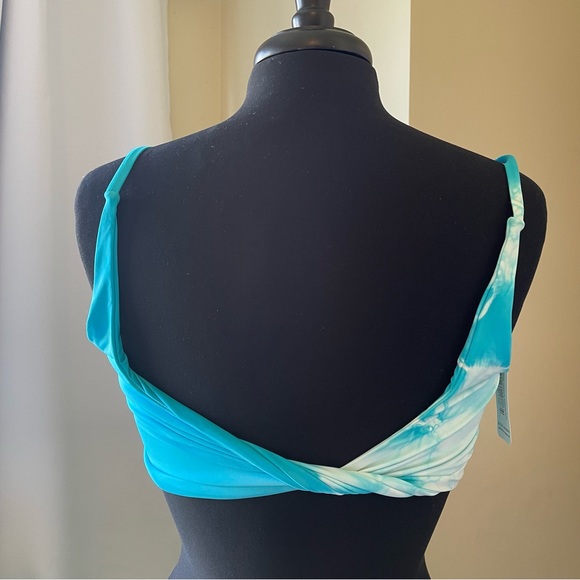 NWT Dippin’ Daisy’s Light Blue Tie Dye Bikini Top - Picture 6 of 7